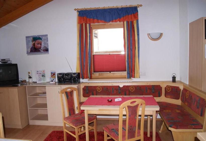 فندق Ferienhaus Artho - Ortszentrum