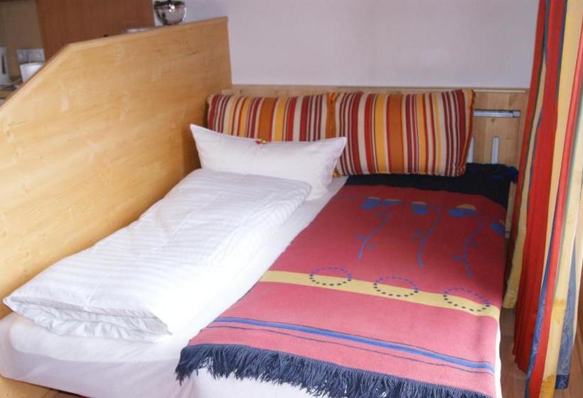 فندق Ferienhaus Artho - Ortszentrum