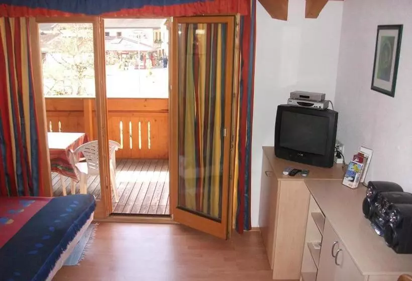 ホテル Ferienhaus Artho - Ortszentrum