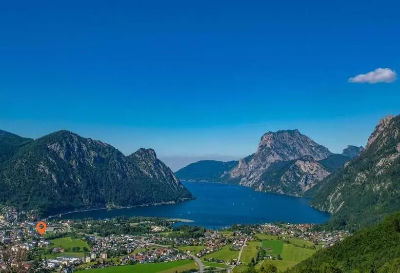 هتل Frühstückspension Haus Ahamer