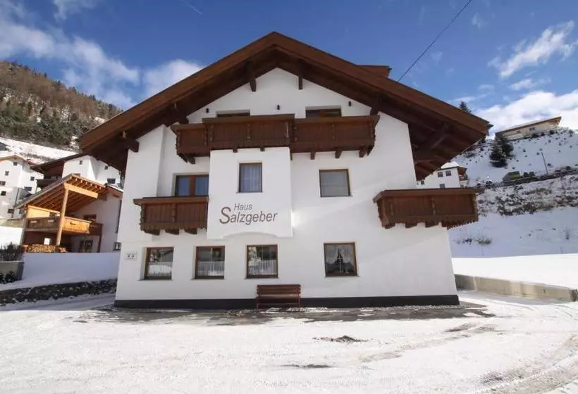 ホテル Haus Salzgeber