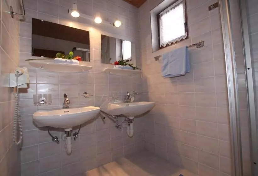 ホテル Haus Salzgeber