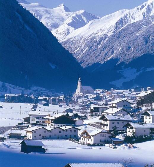 فندق Pension Tina