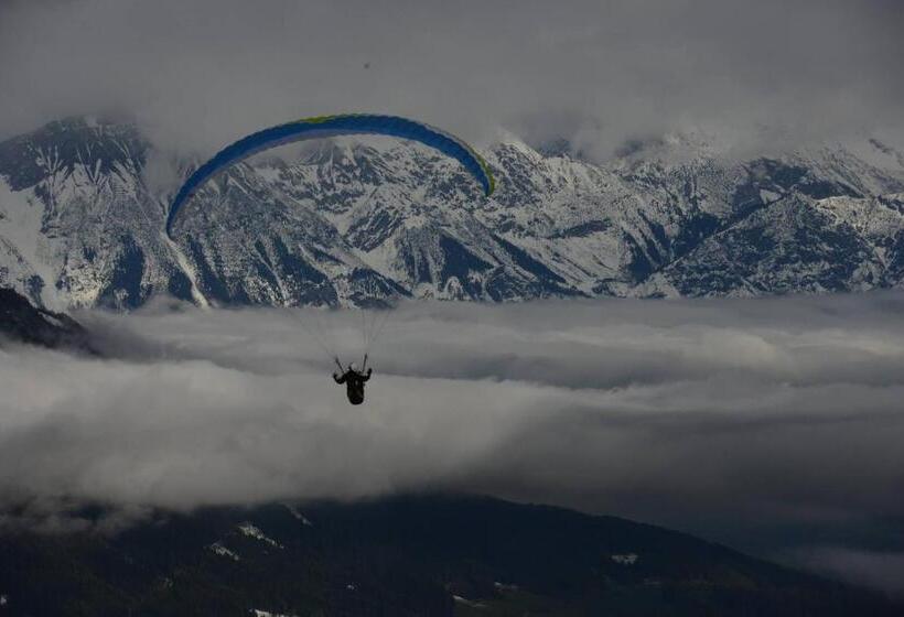 فندق Pension Tina