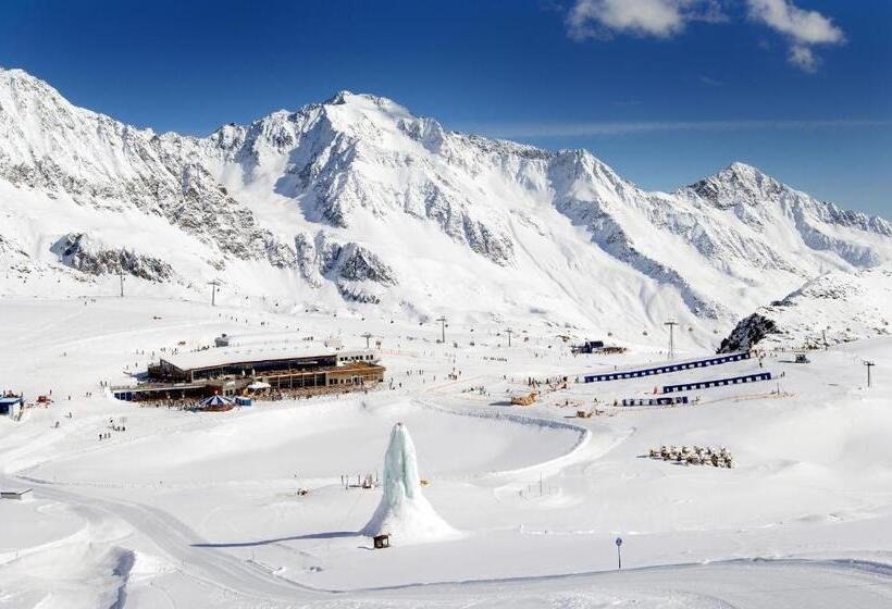 فندق Pension Tina