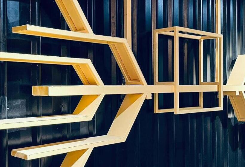 هاستل Seven Tales