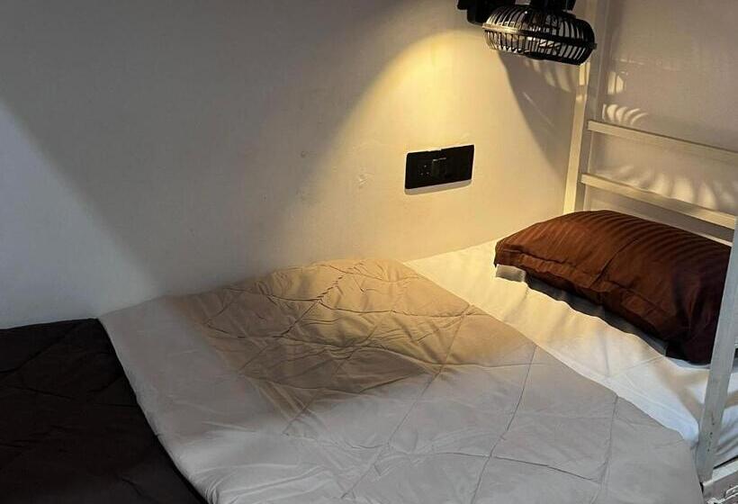 هاستل Seven Tales