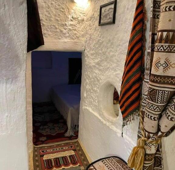 تختخواب و صبحانه Gîte Than Mirth