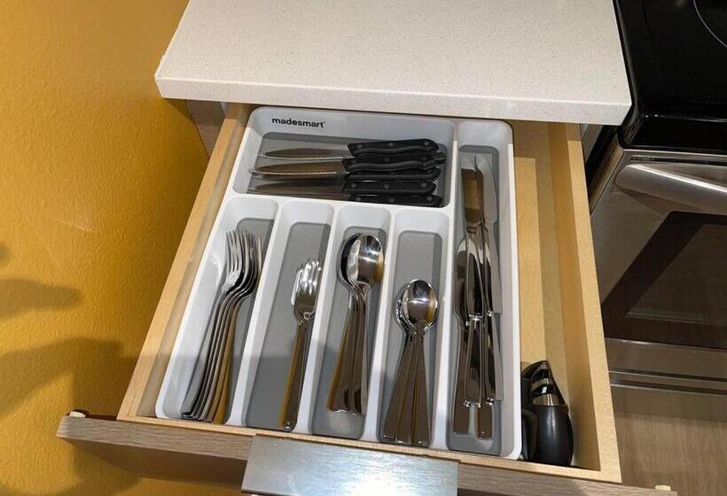 Full Kitchen Youtubetv Smart Locksking Bedtop Fl