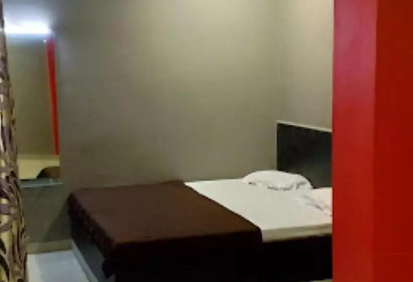 ホテル Balwant Residence Washim