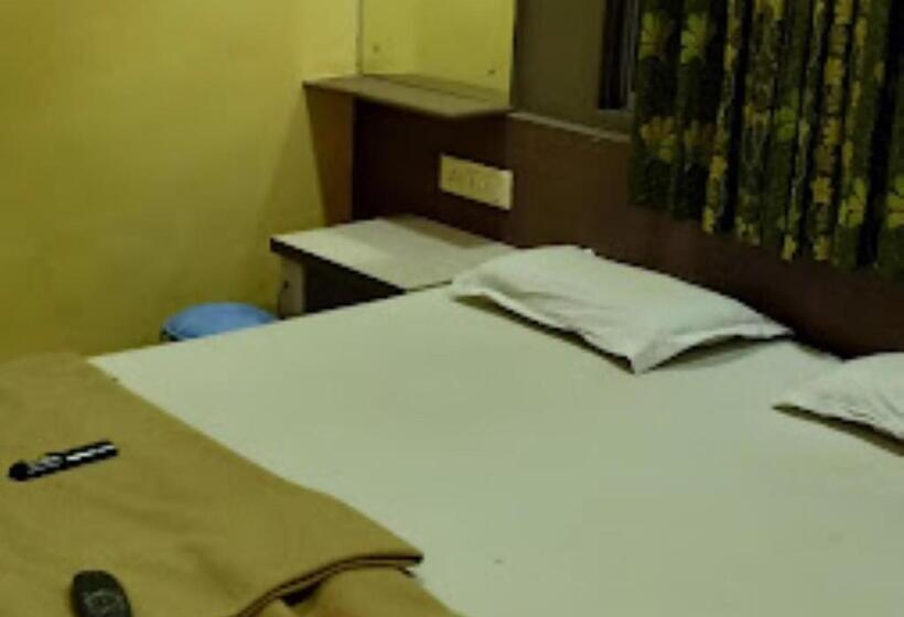 فندق Balwant Residence Washim