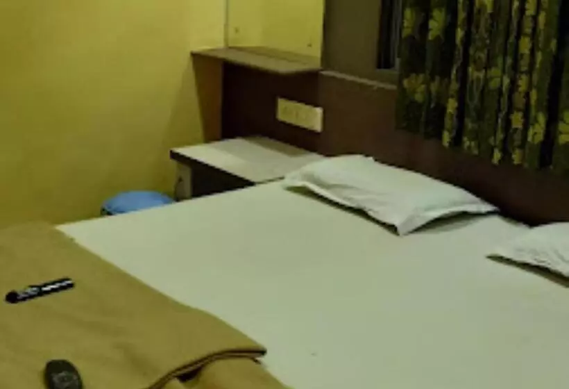 ホテル Balwant Residence Washim