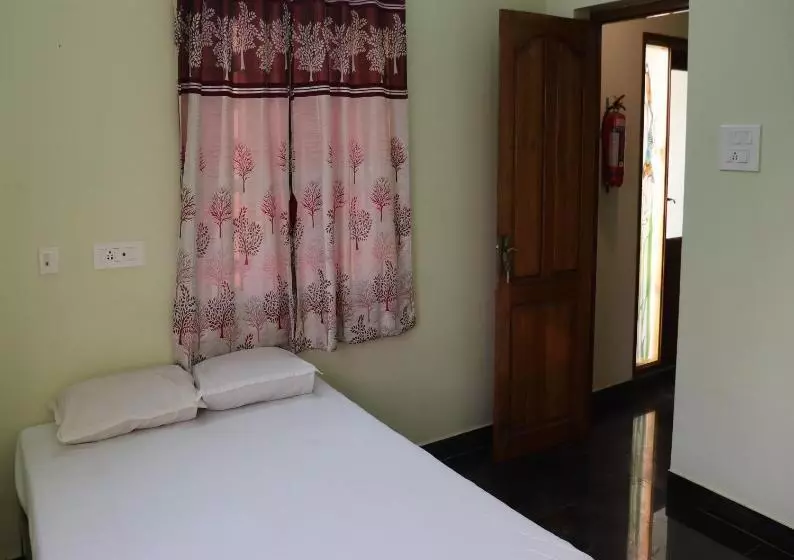 ホテル Cbr Guest House
