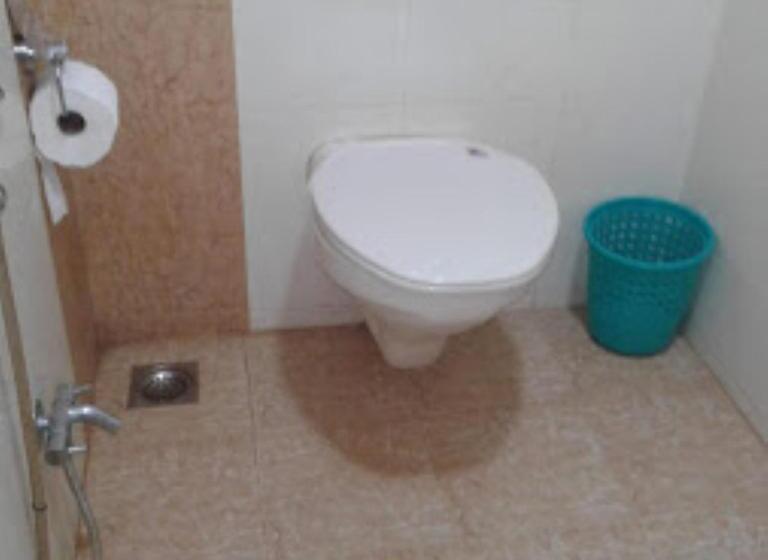 בית מלון כפרי Dona Dawli & Taraai Rest House, Shiroda