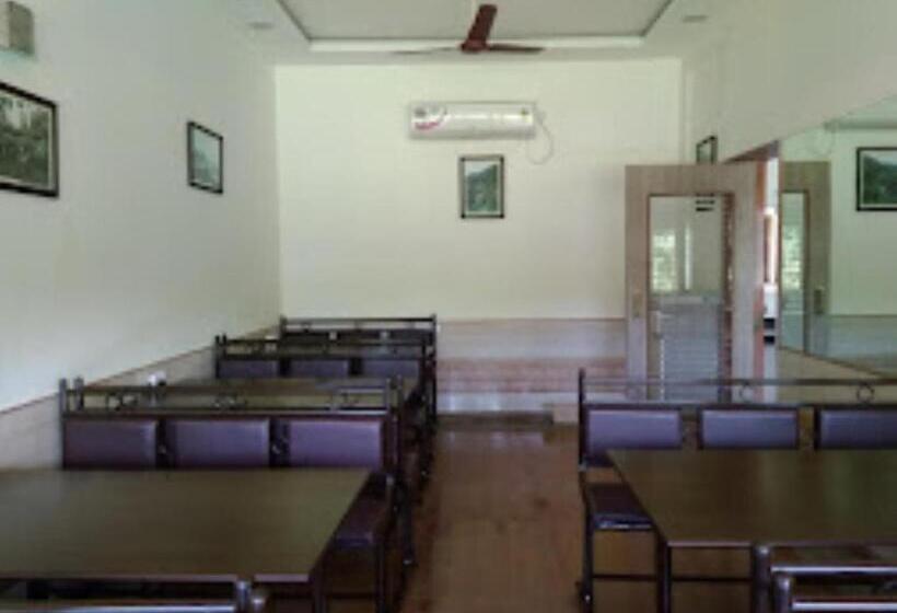 בית מלון כפרי Dona Dawli & Taraai Rest House, Shiroda