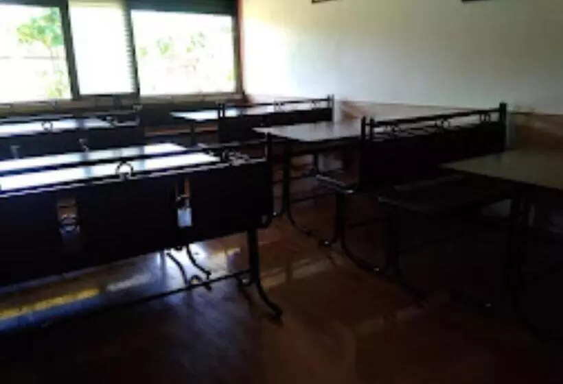 ホテル Dona Dawli & Taraai Rest House, Shiroda