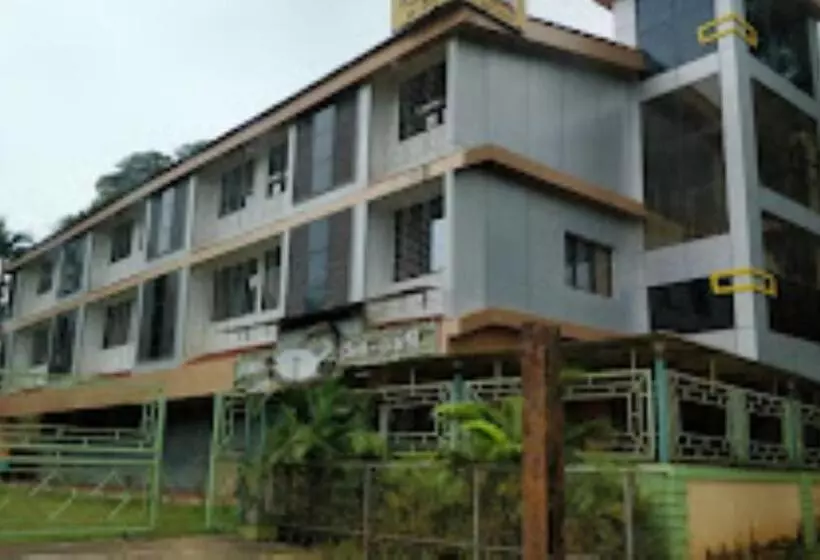 ホテル Dona Dawli & Taraai Rest House, Shiroda