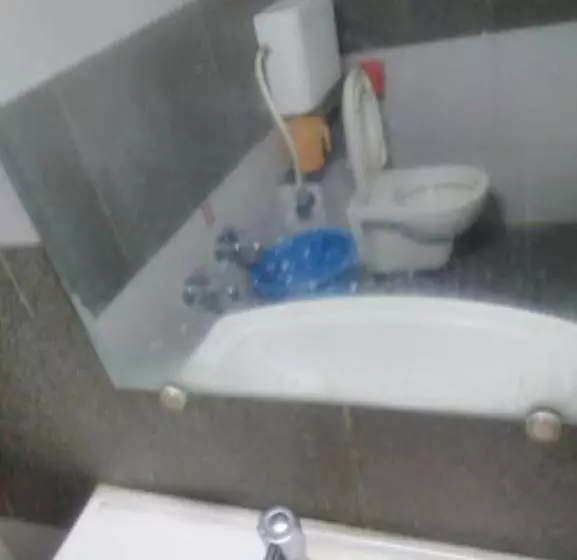 Hôtel Dwarkamai, Dhule