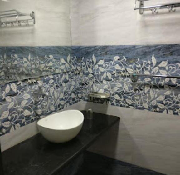 Отель Dwarkamai, Dhule