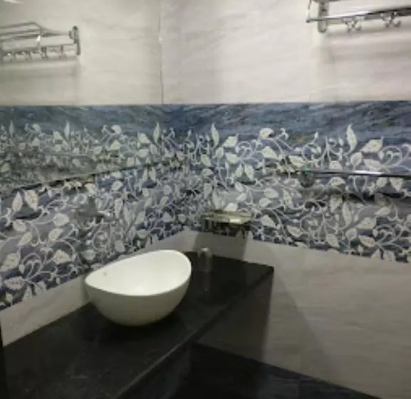 Hôtel Dwarkamai, Dhule