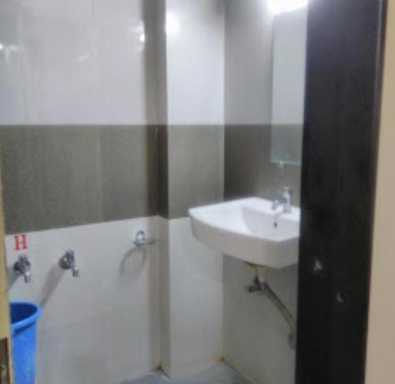 Отель Dwarkamai, Dhule