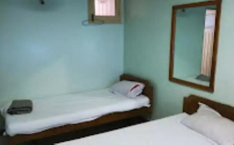 Hôtel Dwarkamai, Dhule