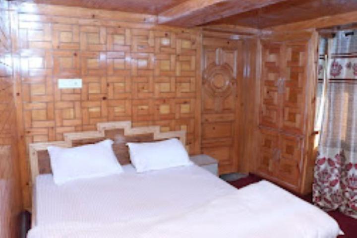 בית מלון כפרי Himalayan Resort Kharapather,himachal Pradesh