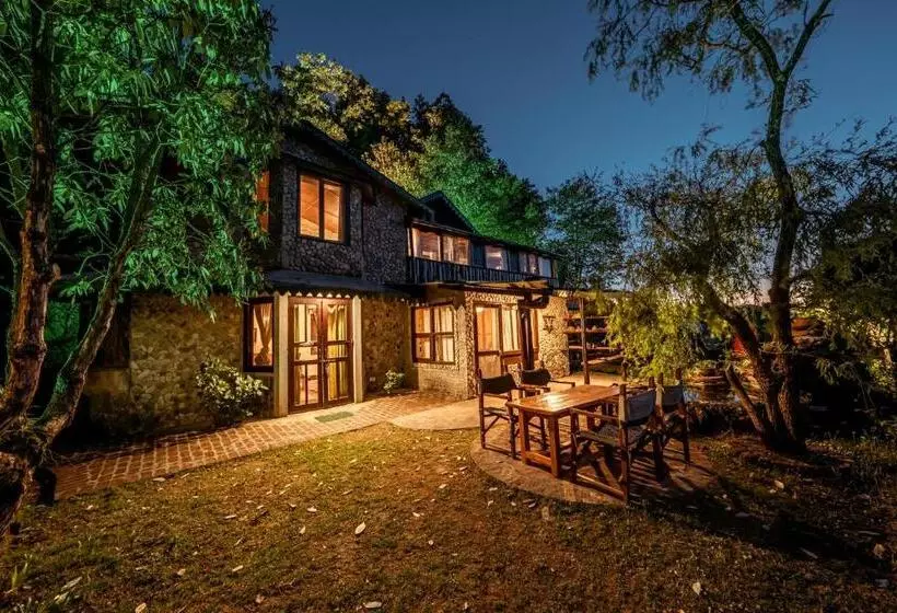 ホテル Mountain Quail Lodge