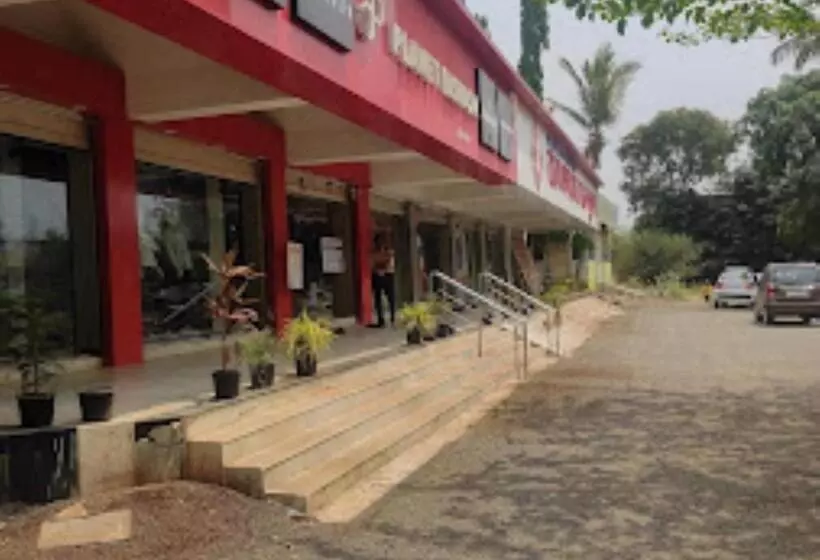 ホテル Saileela Osmanabad
