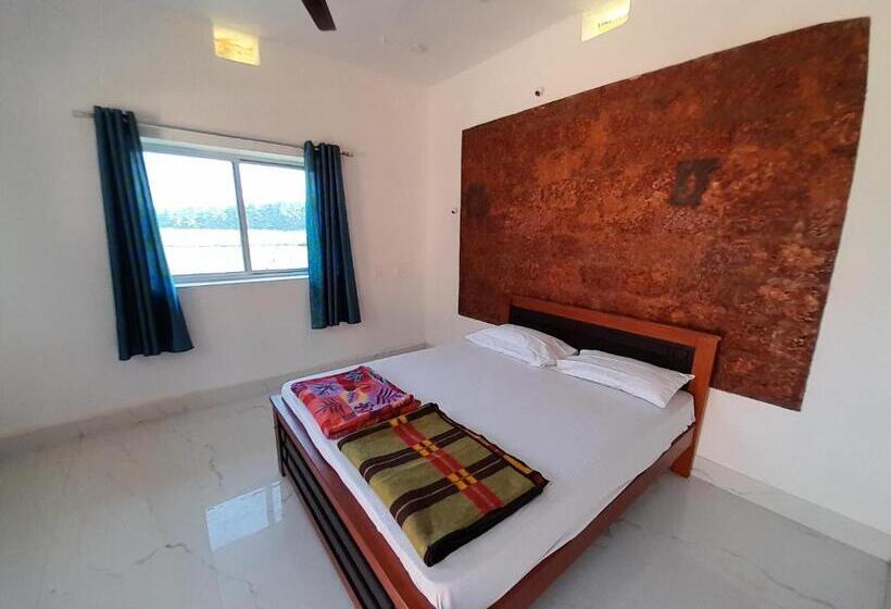 هتل Sun Kissed Holiday Homes