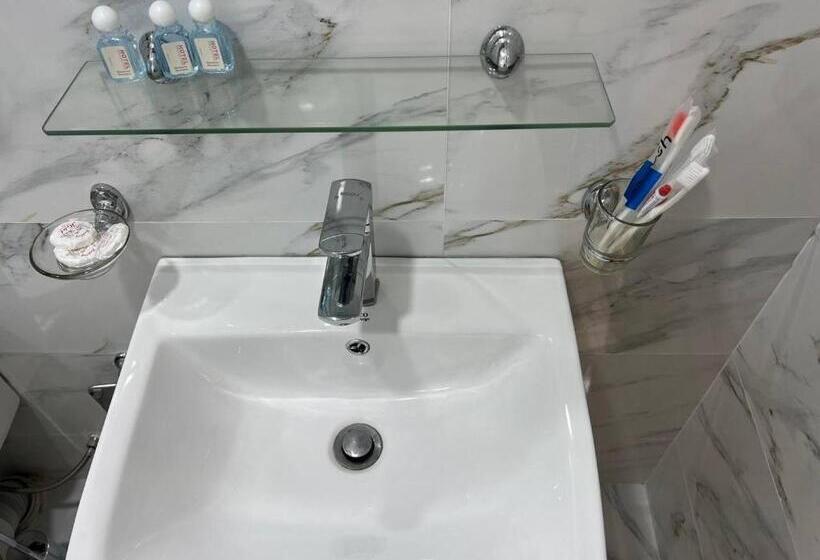 فندق Tapchan Guest House