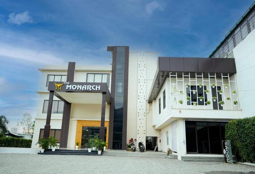 בית מלון כפרי The Monarch