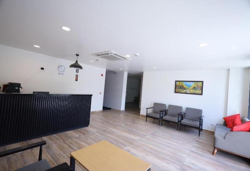 Отель Wedlock Near Artemis Hospital