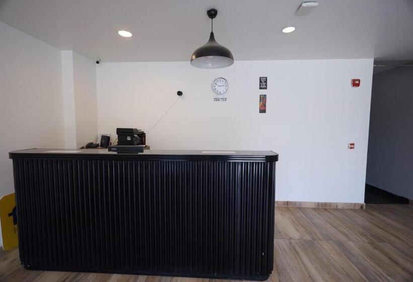 Отель Wedlock Near Artemis Hospital