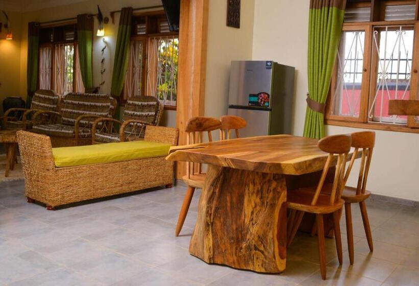 پانسیون Acacia Nest