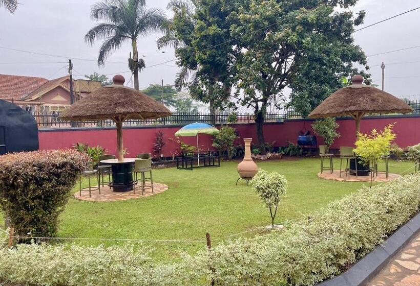 پانسیون Acacia Nest