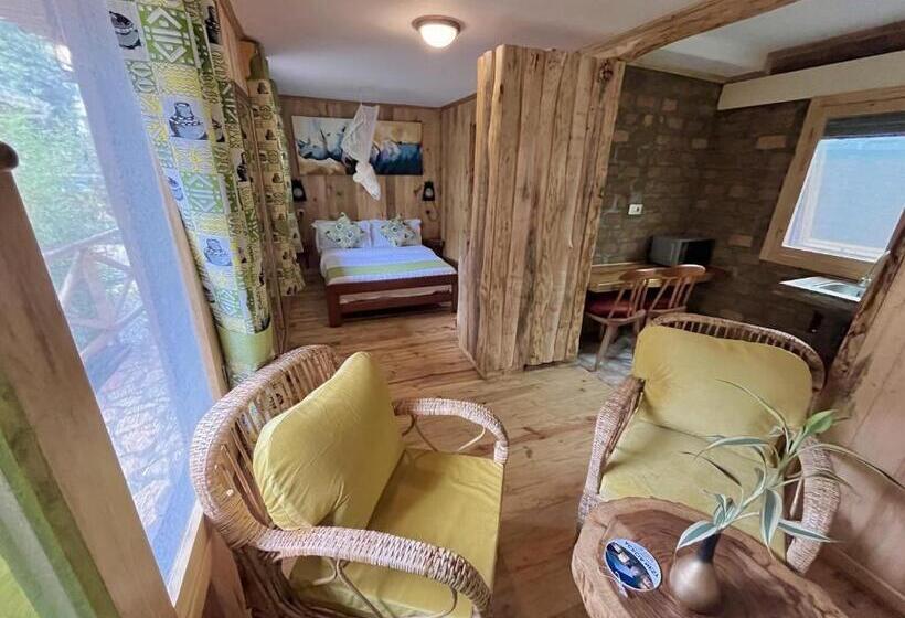 پانسیون Acacia Nest