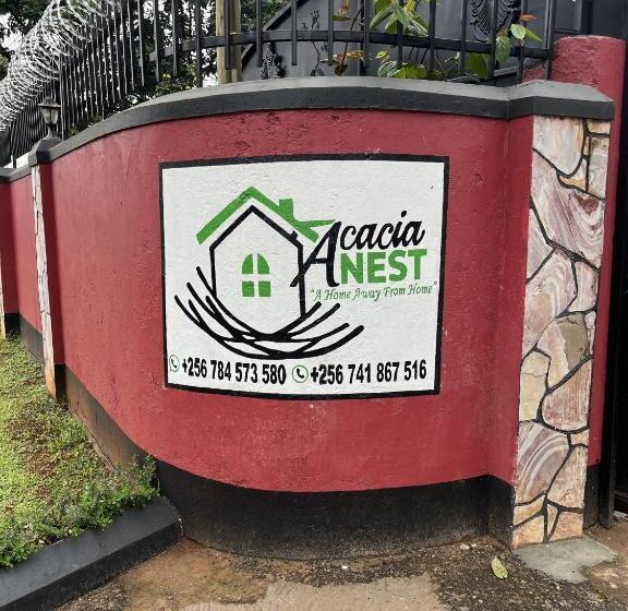 پانسیون Acacia Nest