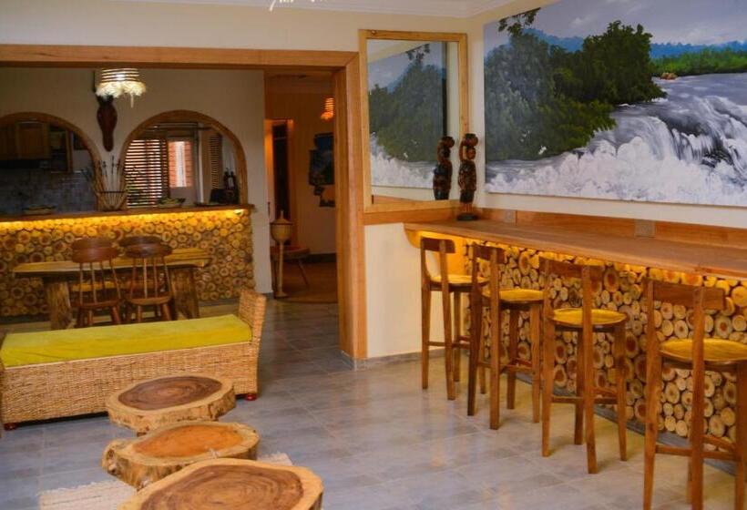 پانسیون Acacia Nest