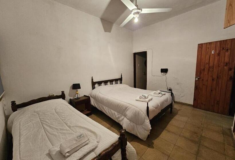 بنسيون Hostal San Antonio