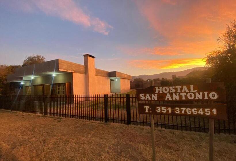 بنسيون Hostal San Antonio