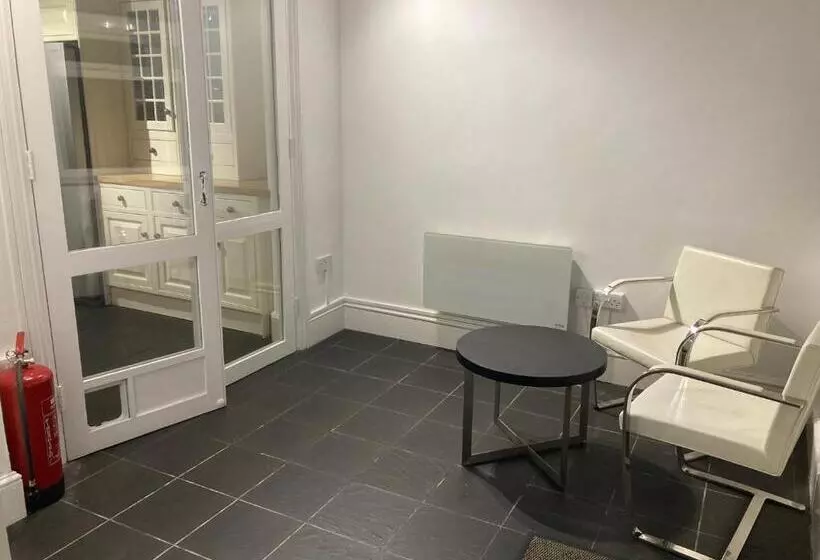 ペンション Luxury Guest House