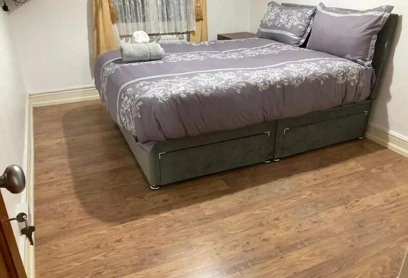 ペンション Luxury Guest House