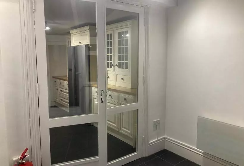 ペンション Luxury Guest House