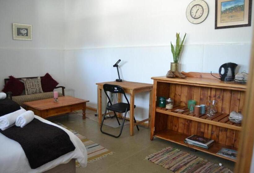 Suzies Huis Restaurant Bed And Breakfast