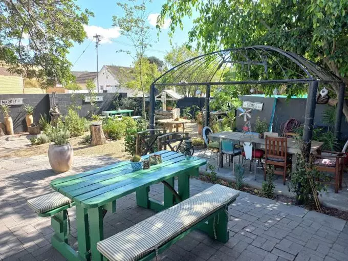 Suzies Huis Restaurant Bed And Breakfast