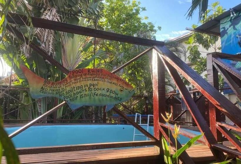 هاستل Hostal Caribbean Beach