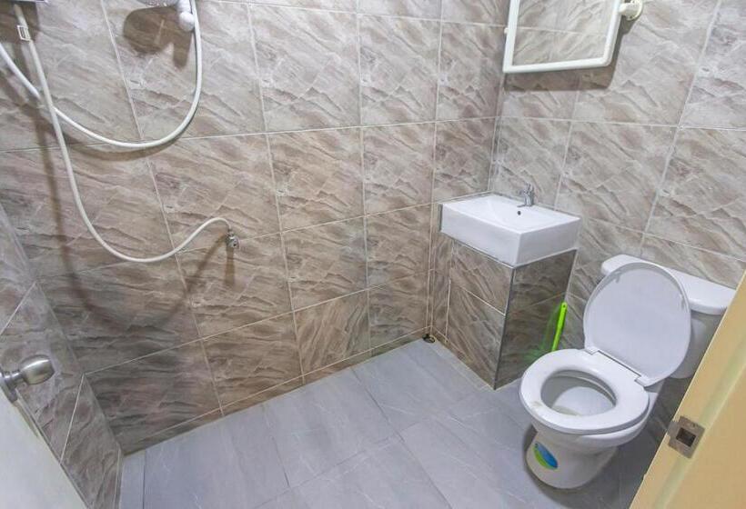 Общежитие The Travelers Friend En Suite Dorm Room Ac