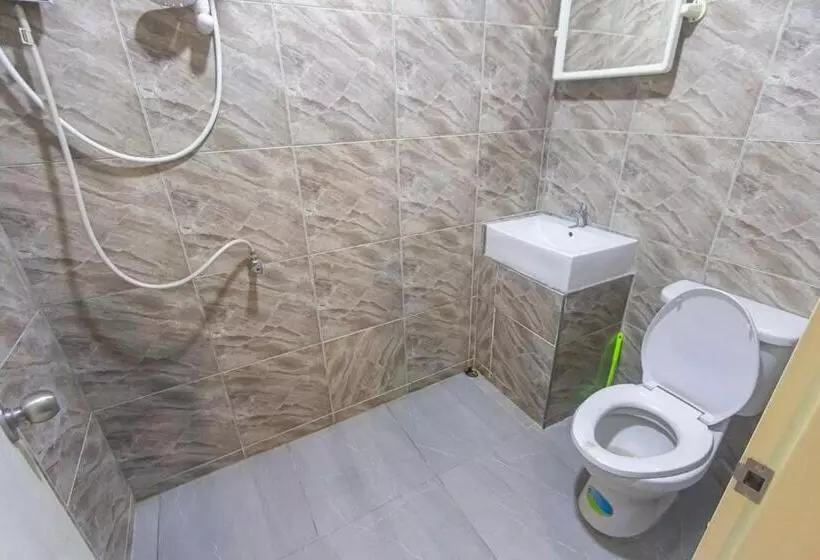 ユースホステル The Travelers Friend En Suite Dorm Room Ac