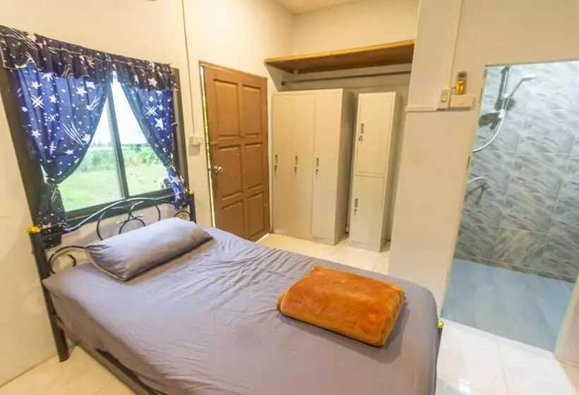 ユースホステル The Travelers Friend En Suite Dorm Room Ac